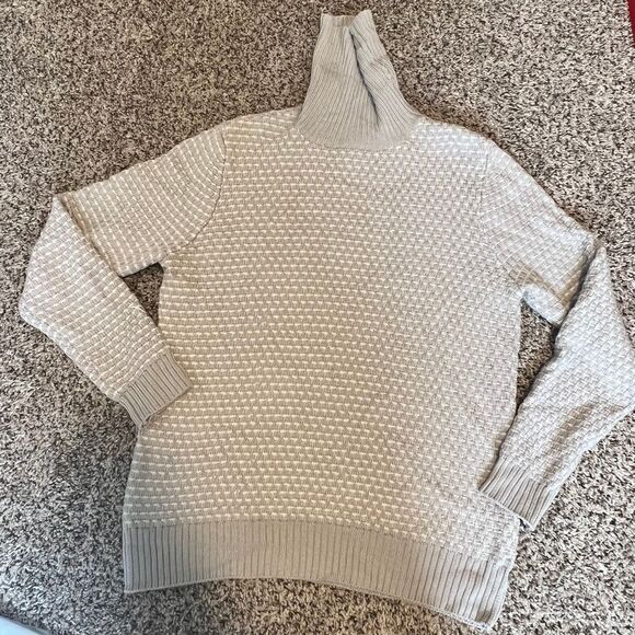Magaschoni Sweaters - Magaschoni Light Gray Turtleneck Sweater Textured Knit Pullover Size M